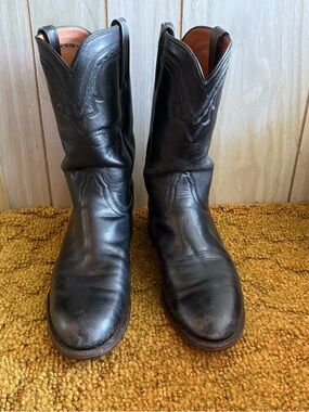 ⭐️ Lucchese Black Leather Cowboy Boots